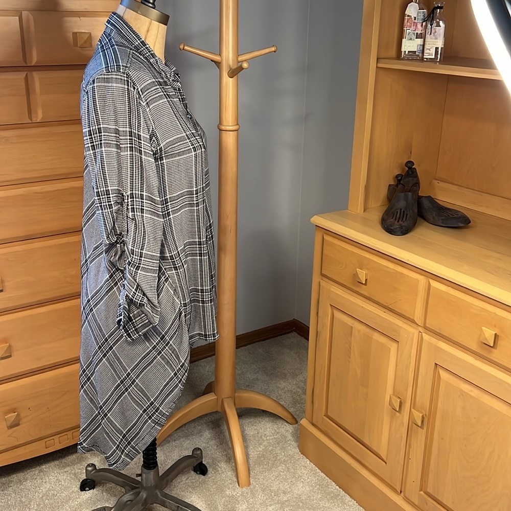 Euc Black/White Max Studio Size Medium Button Dow… - image 3